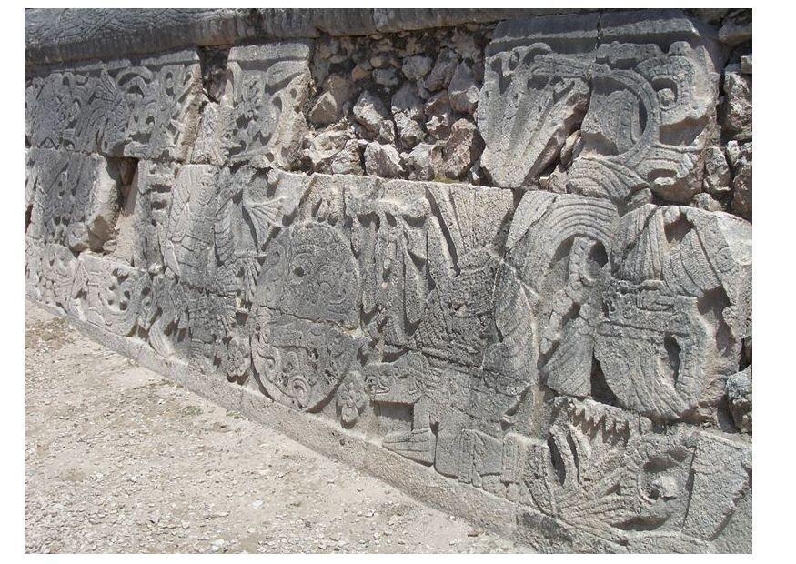 Foto chichen itzA  - il muro dello stadio